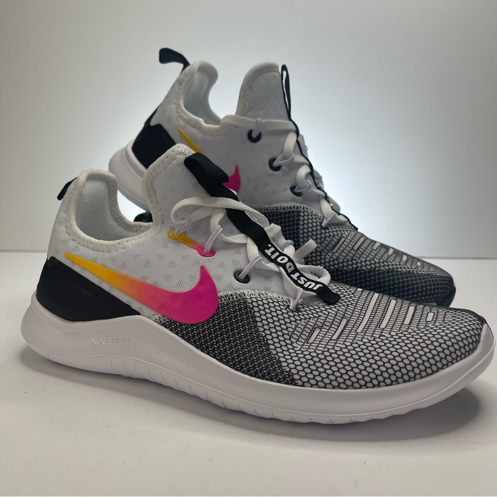 Nike Women’s size 9 Free TR8 Sneakers